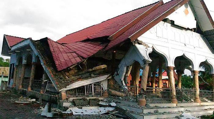At least 18 killed as 6.5-magnitude quake hit Indonesia