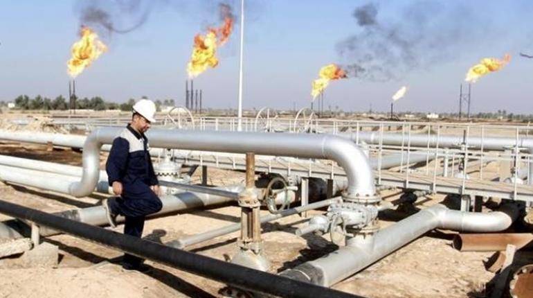 Non-OPEC oil states agree to first global cut in fifteen years
