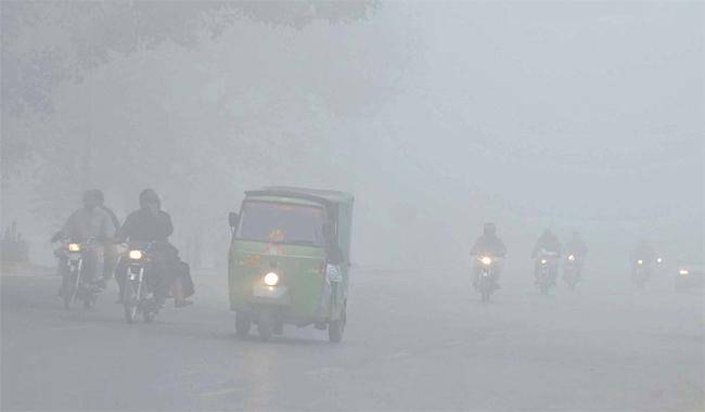 Dense fog causes closure of Lahore airport, motorway