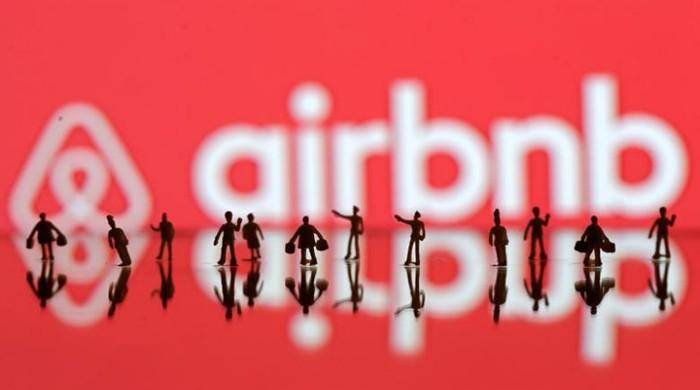 Airbnb plans to raise additional $153 million