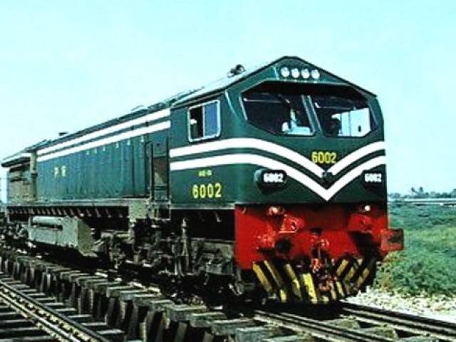 Government to make gate-free, signal-free railway tracks under CPEC