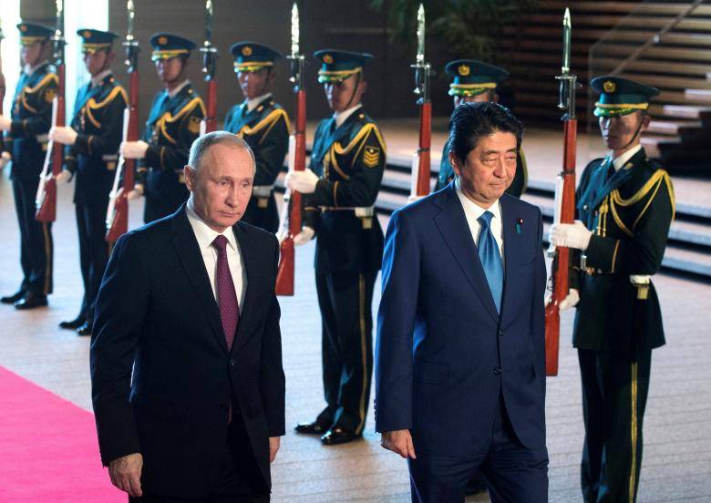 Japanese PM intends to visit Russia early 2017 to resolve territorial dispute