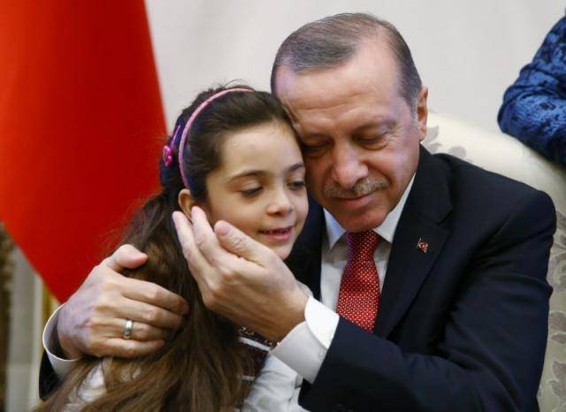 Syrian girl who tweeted from besieged Aleppo meets Turkish President Erdogan