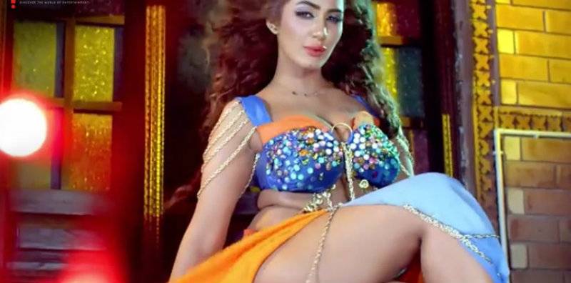 Video: Mathira’s boldest dance for ‘Blind Love’, even unnoticed by censor board