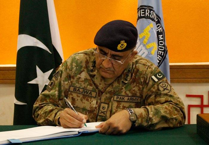 Army chief confirms death sentence of eight terrorists
