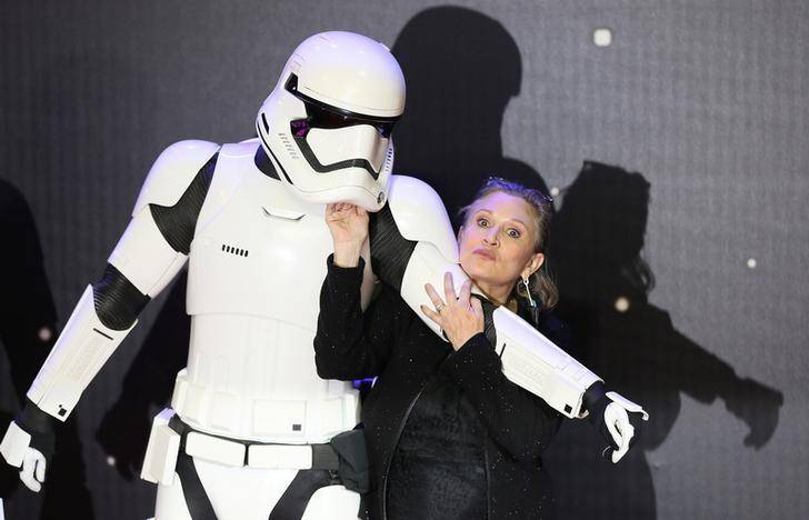 “Star Wars” actor Carrie Fisher dies at 60