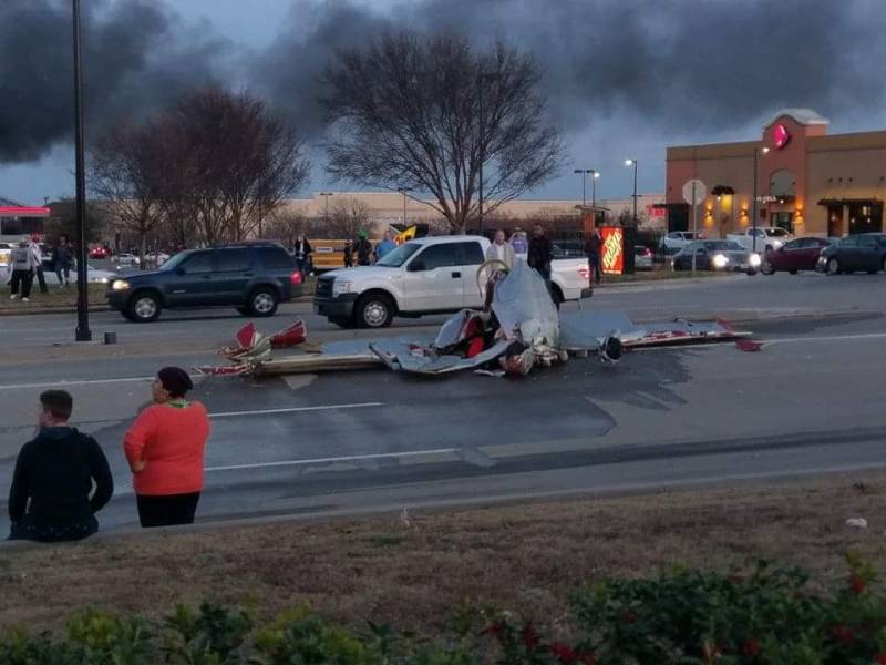 3 people killed in midair plane collision