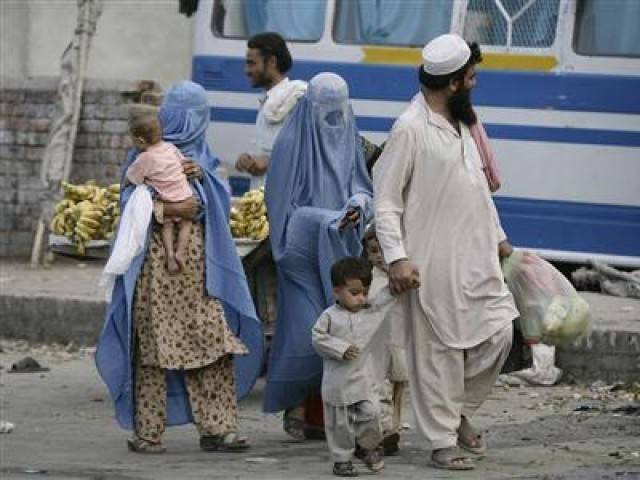 Pakistanis who fled to Afghanistan start returning home 