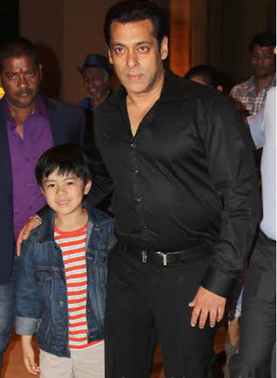 Salman Khan introduces another adorable little co-star, pics