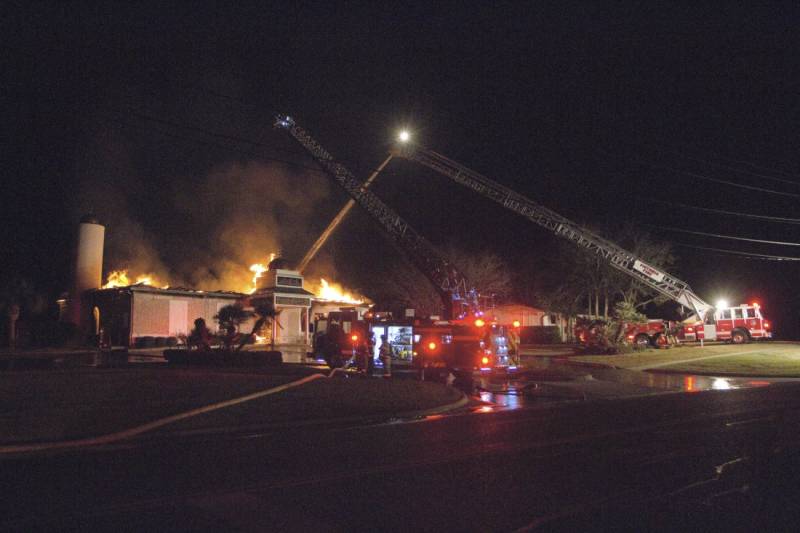 Texas mosque destroyed in early-morning blaze