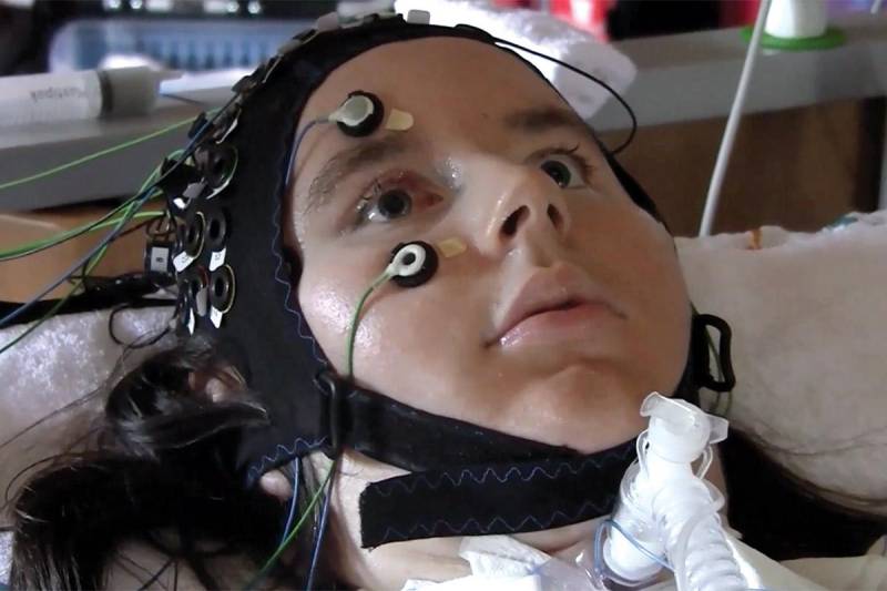 Paralyzed patients can communicate thoughts using brain-computer interface