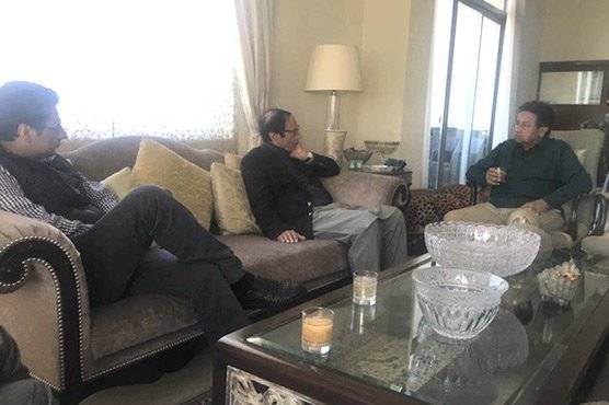Musharraf meets Pir Pagara,Ch. Shujjat in Dubai