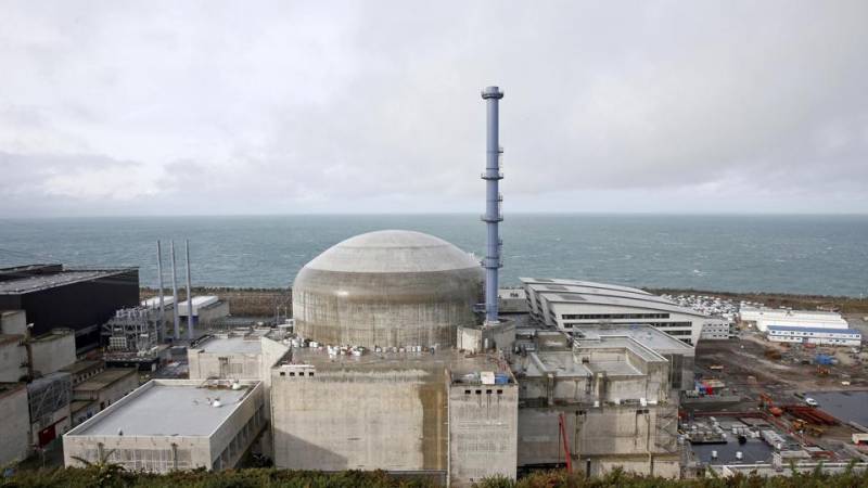 Explosion at French nuclear plant, no contamination risk: officials