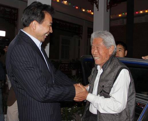 78 Years old Chinese veteran trapped in India since 1963 returned and welcomed