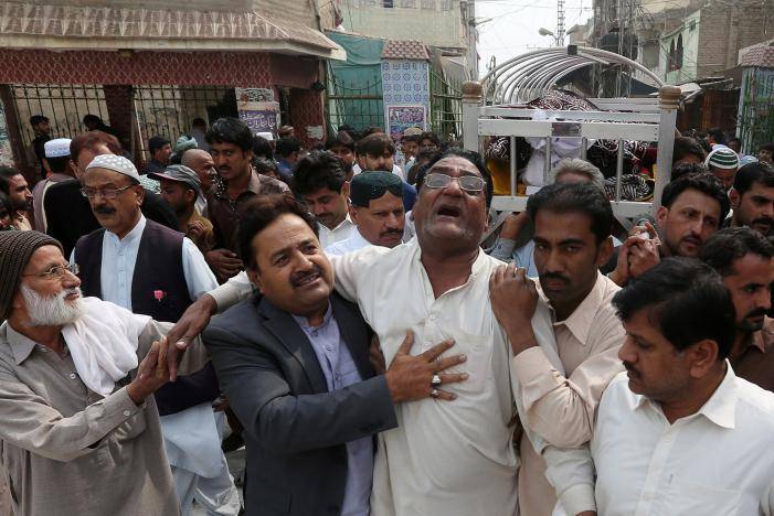Wailing, anger at Lal Shahbaz Qalandar shrine after bomber kills 77