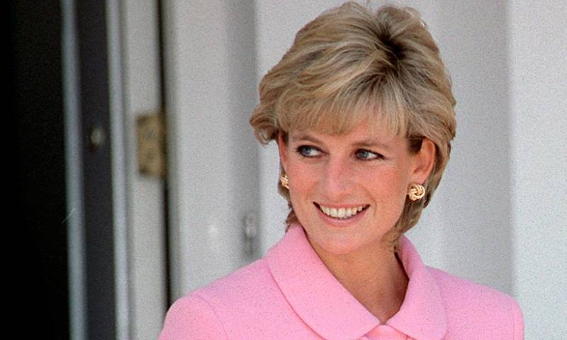 Diana's dresses go on display in London, 20 years after her death