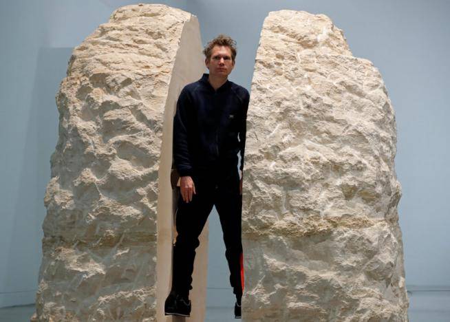 French artist reveals new dimension of art
