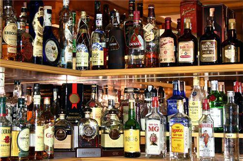 SHC orders shut down of alcohol shops across Sindh