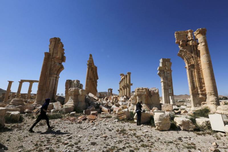 Syrian army recaptures Palmyra from Islamic State