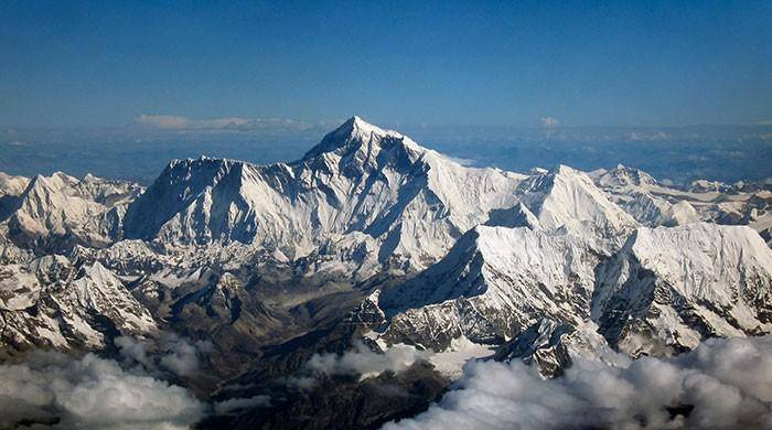 Australian trekker dies on descent from Mount Everest