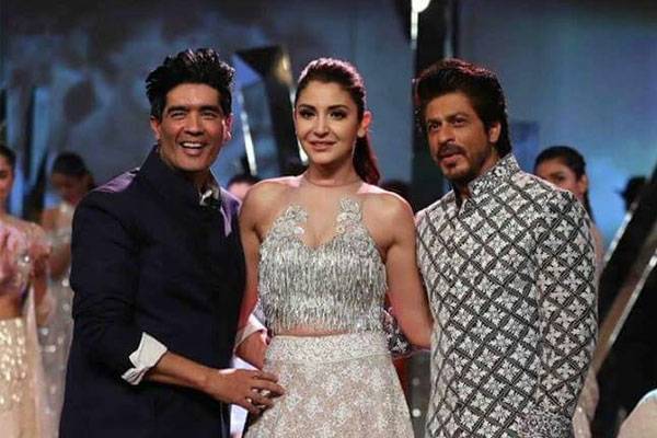 SRK thinks his co-actress complements his grace 
