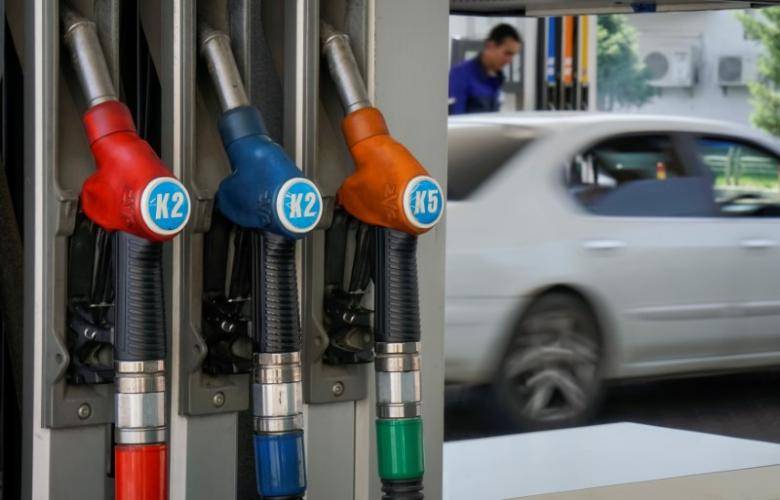 Oil prices hit 3-month low