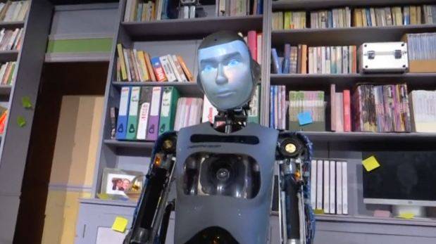 Robot makes debut in British 'Spillikin' play