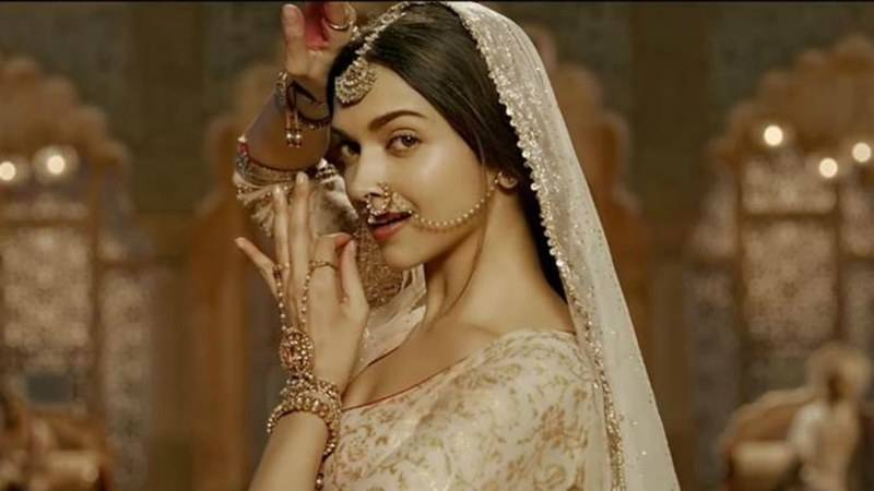 Depika starrer Padmavati’s set ablaze in Kolhapur