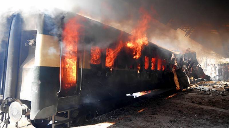 Train catches fire near Sehwan Sharif