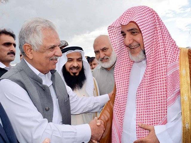 Imam-e-Kaaba leads prayers at JUI-F event