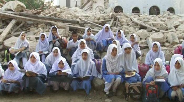 Karachi: historical school building demolished, students stranded 