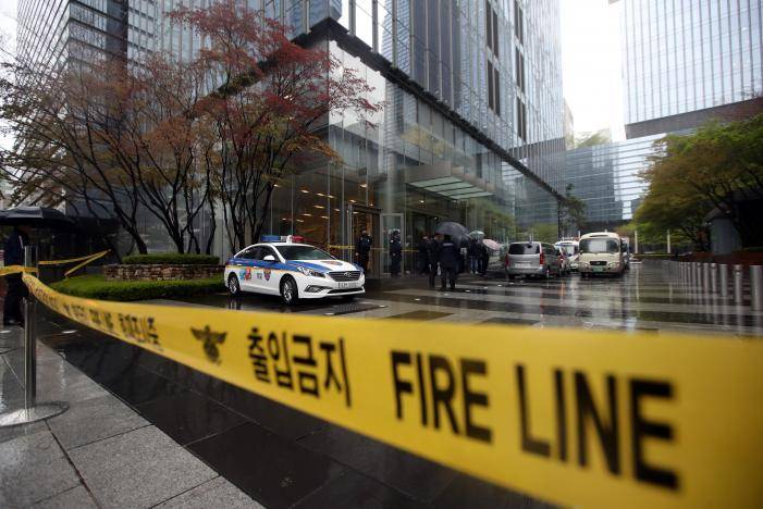 Samsung headquarters evacuated on reports of explosives