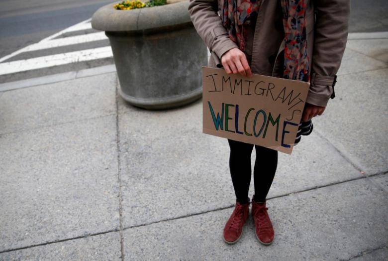 U.S. states realign in legal fight over Trump's travel ban
