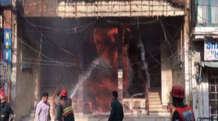 Fire engulfs Lahore's Anarkali Plaza