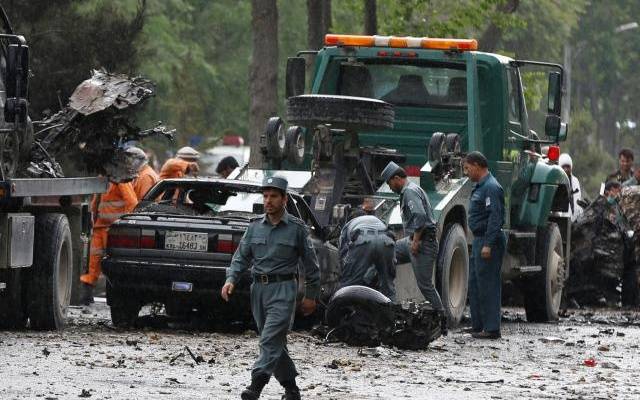 Kabul: 8 killed in suicide attack on NATO convoy