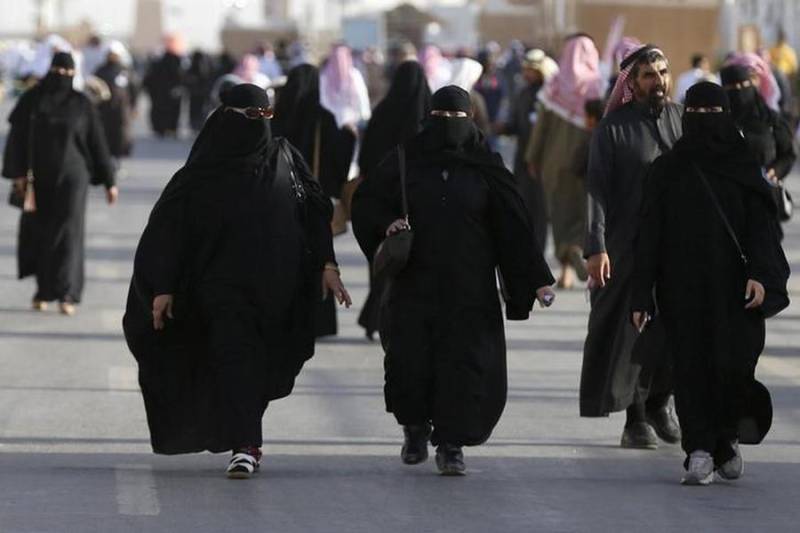 Women no longer require guardian’s consent for official services in Saudi Arabia