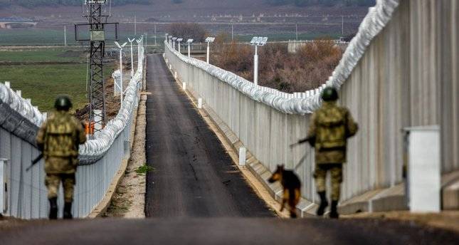 Turkey plans to build wall on Iranian border