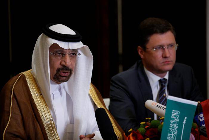 Saudi, Russia agree oil production cuts until March 2018