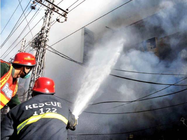 Rawalpindi: fire erupts in godown