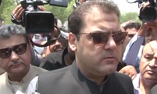 PM Nawaz’s son Hussain Nawaz appears before JIT