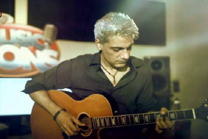 Famous guitarist Aamir Zaki passes away at 49