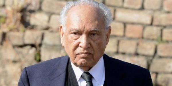 Former AG Sharifuddin Pirzada passes away