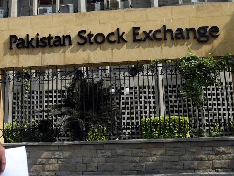KSE-100 index dips 204 points