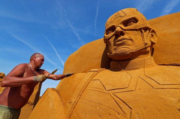 Belgian beach transformed into giant ‘Sand Sculpture’ gallery
