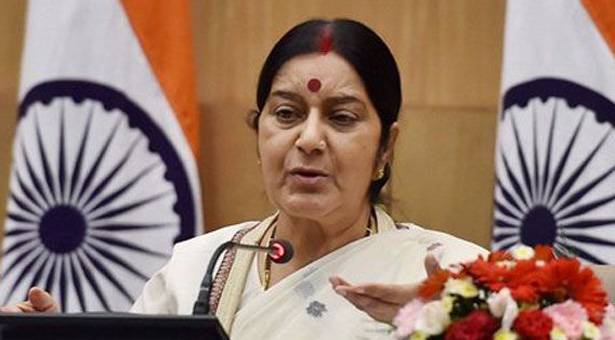 Visas to Pakistani patients to be issued on Aziz's recommendation: Sushma Swaraj