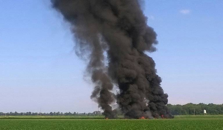 American military plane crashes,16 dead