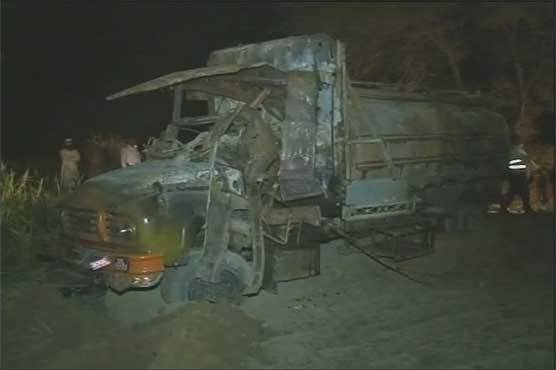 Two oil tankers catch fire in Vehari