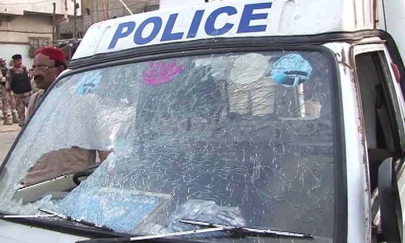 Two policemen martyred in attack on police van in Karachi