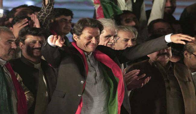 After Nawaz Sharif you are the next, Imran Khan warns Zardari