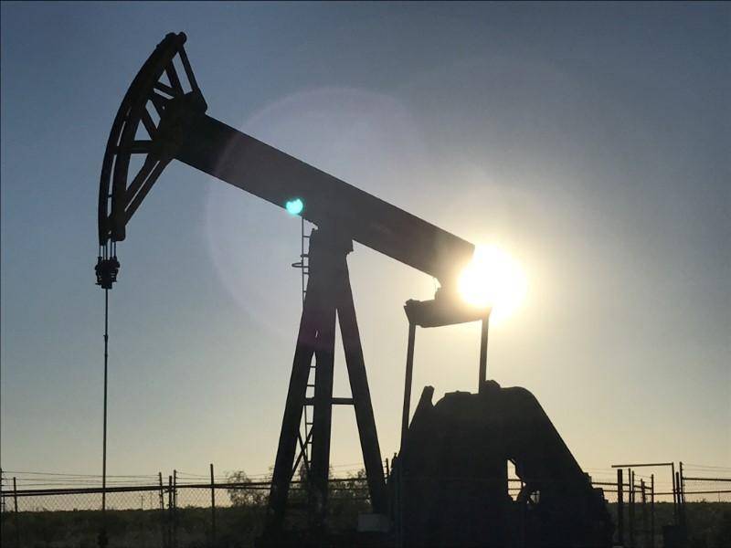 Oil prices fall further as Libyan field resumes production
